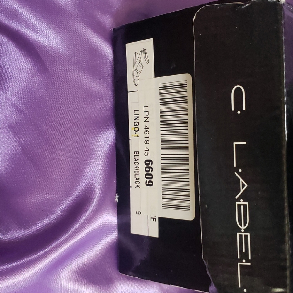 SHOES - Picture 2 of 6